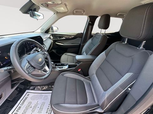 Used 2024 Chevrolet TrailBlazer LT w/ LT Cold Weather Package FWD image 22