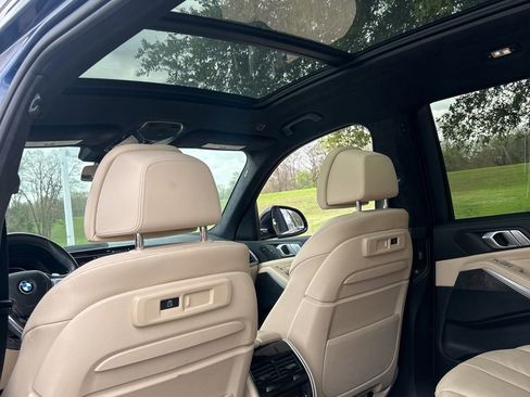 Used 2021 BMW X7 xDrive40i w/ Premium Package 2 image 14
