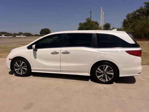 Used 2023 Honda Odyssey Touring image 4
