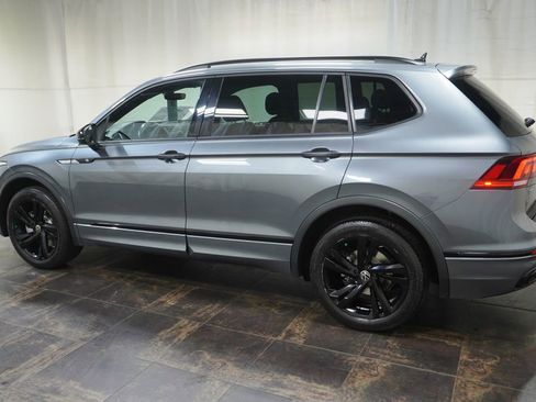 Certified 2023 Volkswagen Tiguan SE R-Line FWD image 8