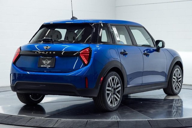 Certified 2026 MINI Cooper 4-Door Hardtop FWD image 10