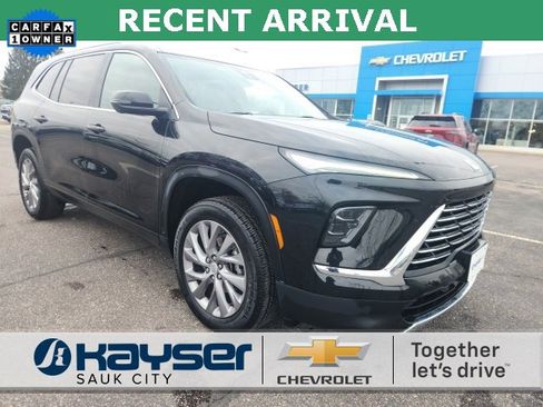 Used 2025 Buick Enclave Preferred image 1