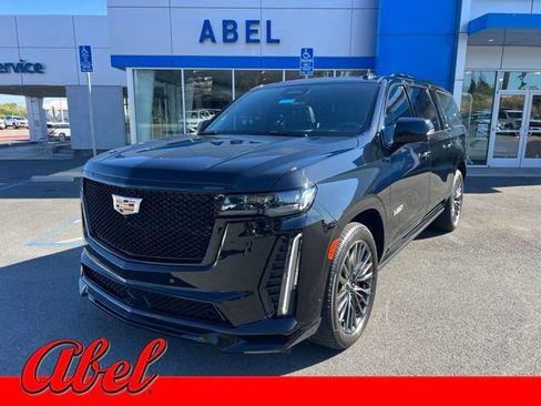 Used 2024 Cadillac Escalade ESV V w/ Heavy-Duty Trailer Package AWD/4WD image 1