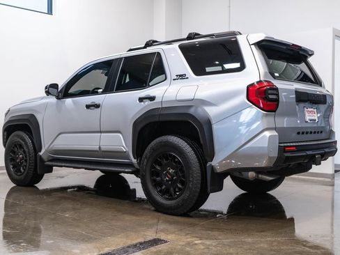 Certified 2025 Toyota 4Runner TRD Off-Road Premium AWD/4WD image 7