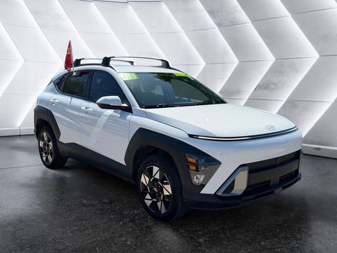 Used 2025 Hyundai Kona SEL AWD/4WD image 1
