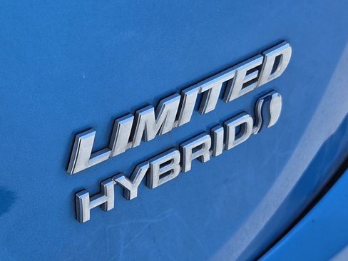 Used 2017 Toyota RAV4 Limited AWD/4WD image 9