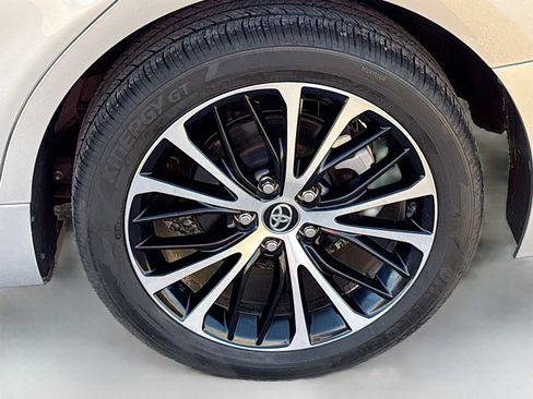 Used 2020 Toyota Camry SE FWD image 28