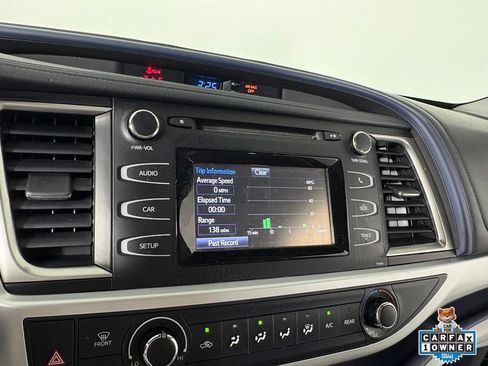 Used 2019 Toyota Highlander LE FWD image 23