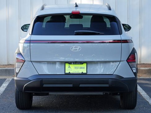 Used 2025 Hyundai Kona SEL AWD/4WD image 48
