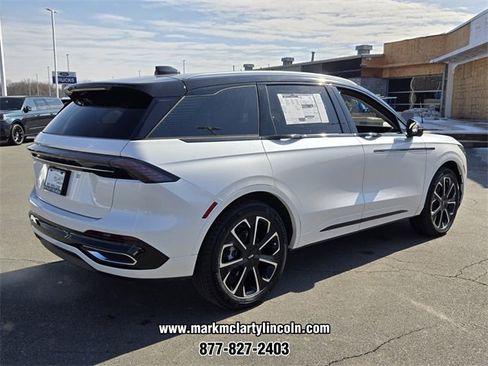 New 2026 Lincoln Nautilus Reserve image 3