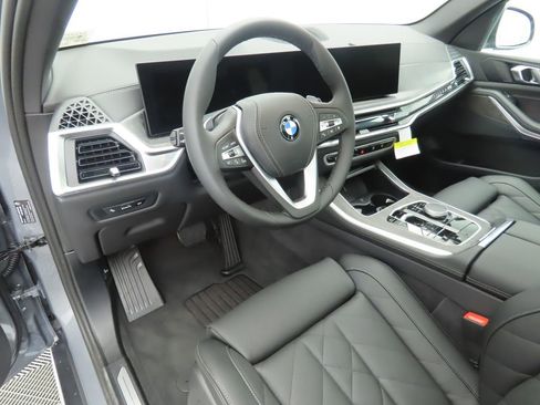 Used 2026 BMW X5 sDrive40i w/ Parking Assistance Package image 10