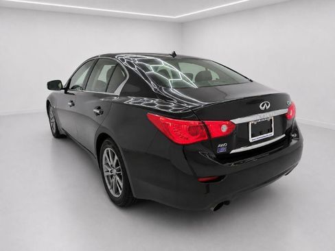 Used 2017 INFINITI Q50 Signature Edition w/ All Weather Package (L93) AWD/4WD image 5