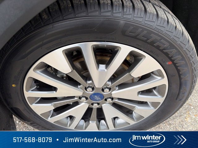 Used 2022 Ford Escape Titanium AWD/4WD image 3