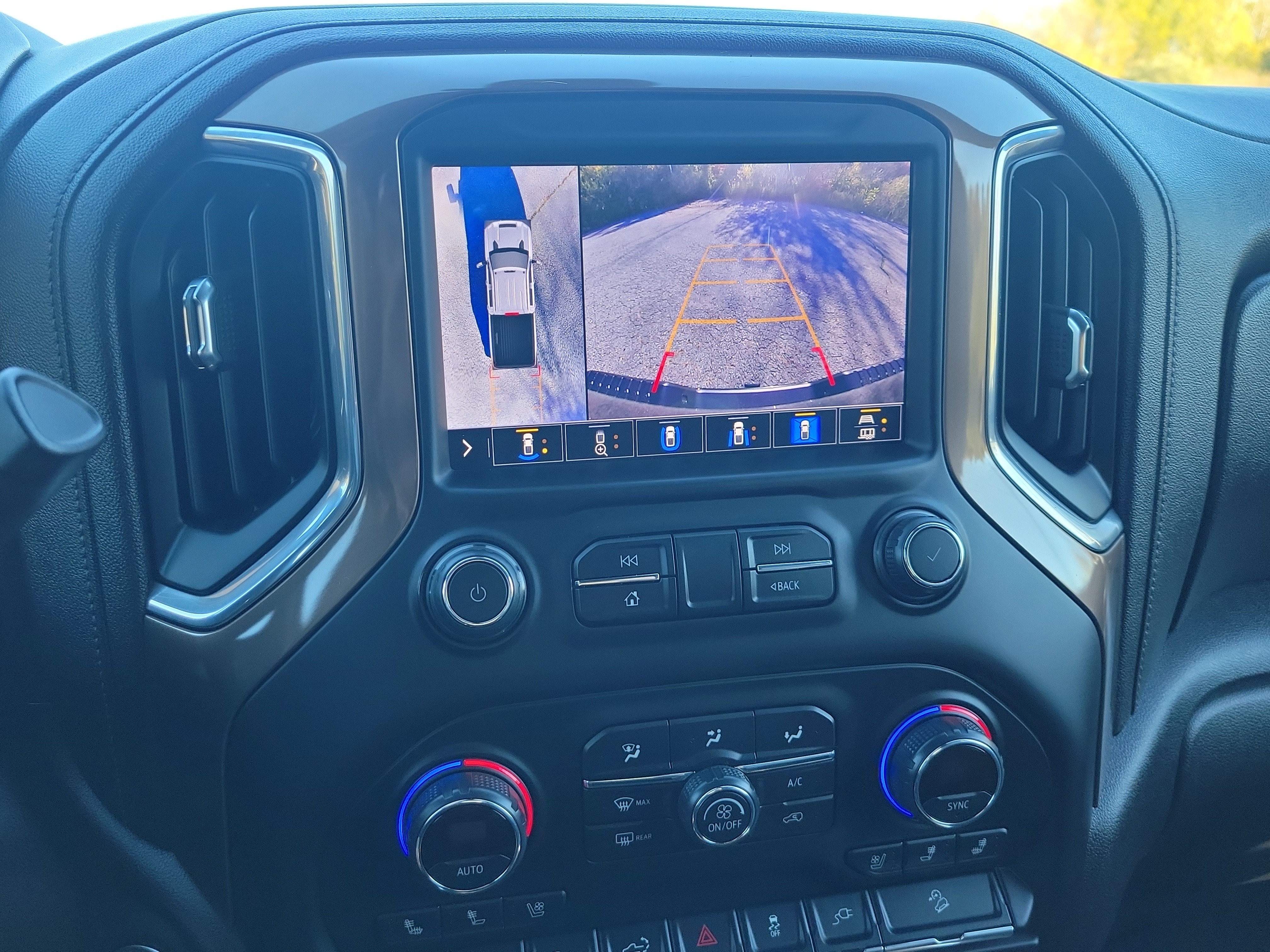 Used 2020 Chevrolet Silverado 2500 High Country w/ Technology Package AWD/4WD image 26