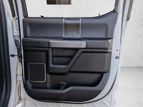 Used 2018 Ford F150 Platinum w/ Equipment Group 701A Luxury image 30