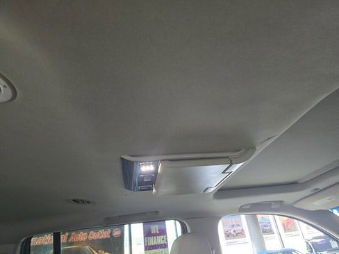 Used 2015 Cadillac Escalade ESV Luxury image 18