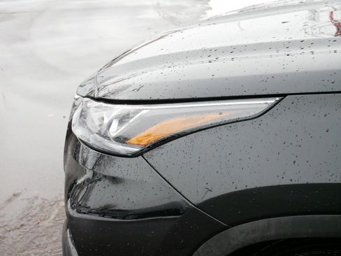 Used 2021 Toyota Highlander Limited image 16