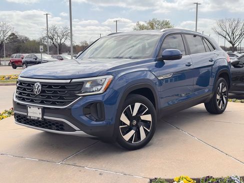 Used 2025 Volkswagen Atlas Cross Sport SE image 8