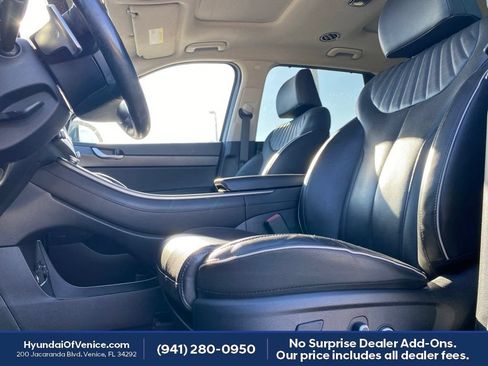 Used 2024 Hyundai Palisade Limited FWD image 2