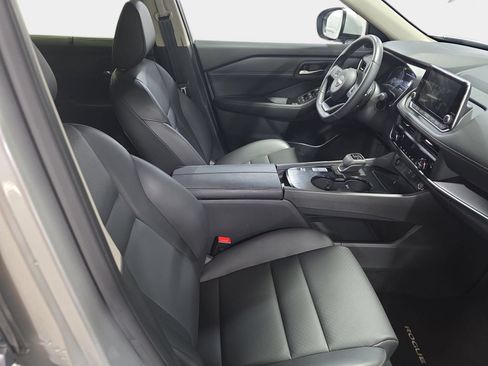 Used 2024 Nissan Rogue SV w/ SV Premium Package FWD image 10