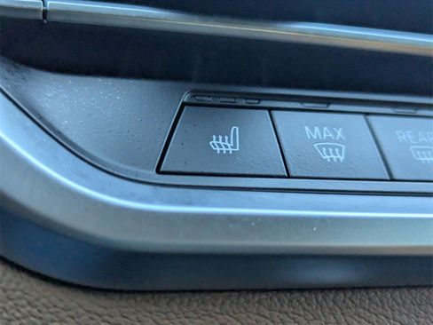 Used 2022 BMW 330i Sedan w/ M Sport Package image 18