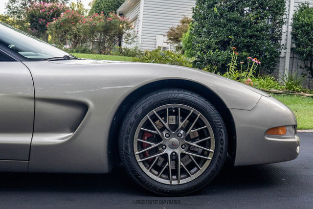 Used 2000 Chevrolet Corvette Coupe RWD image 11