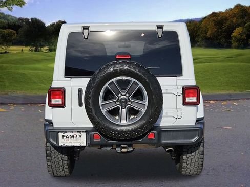 Used 2020 Jeep Wrangler Unlimited Sahara image 5