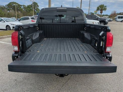 Used 2017 Toyota Tacoma TRD Sport w/ Premium & Technology Package image 13