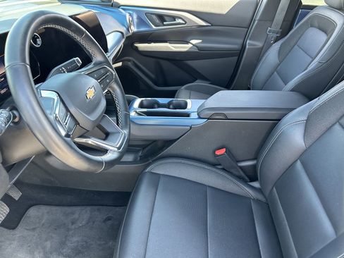 Used 2025 Chevrolet Equinox EV LT w/ Convenience Package image 25