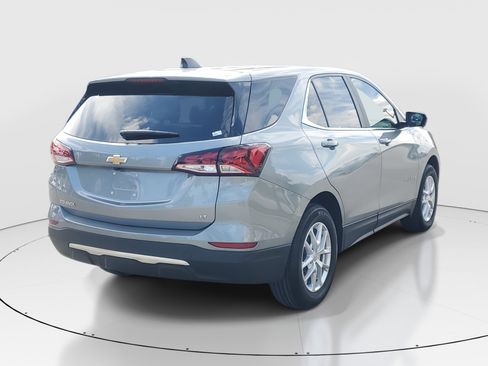 Used 2023 Chevrolet Equinox LT image 3