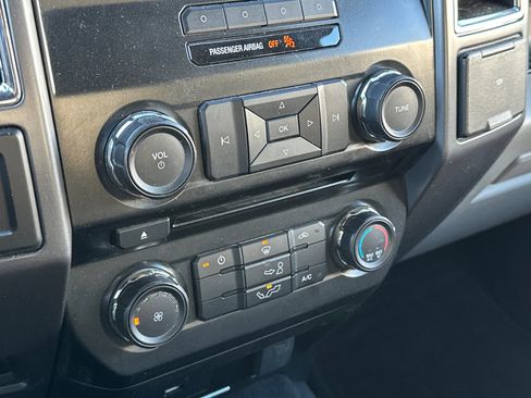 Used 2016 Ford F150 XLT image 29