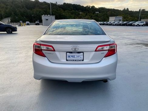 Used 2014 Toyota Camry SE FWD image 7
