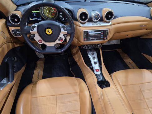 Used 2016 Ferrari California T image 11