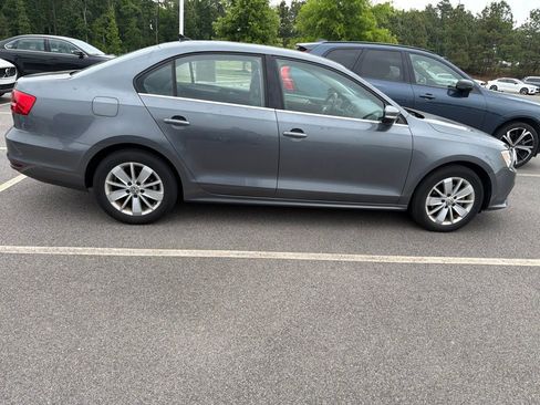 Used 2015 Volkswagen Jetta SE FWD image 9