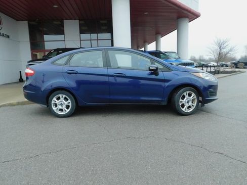 Used 2016 Ford Fiesta SE image 9