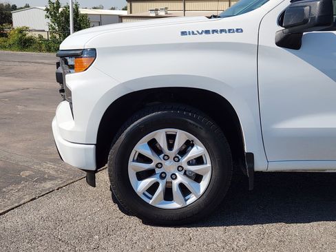 Used 2022 Chevrolet Silverado 1500 Custom image 9