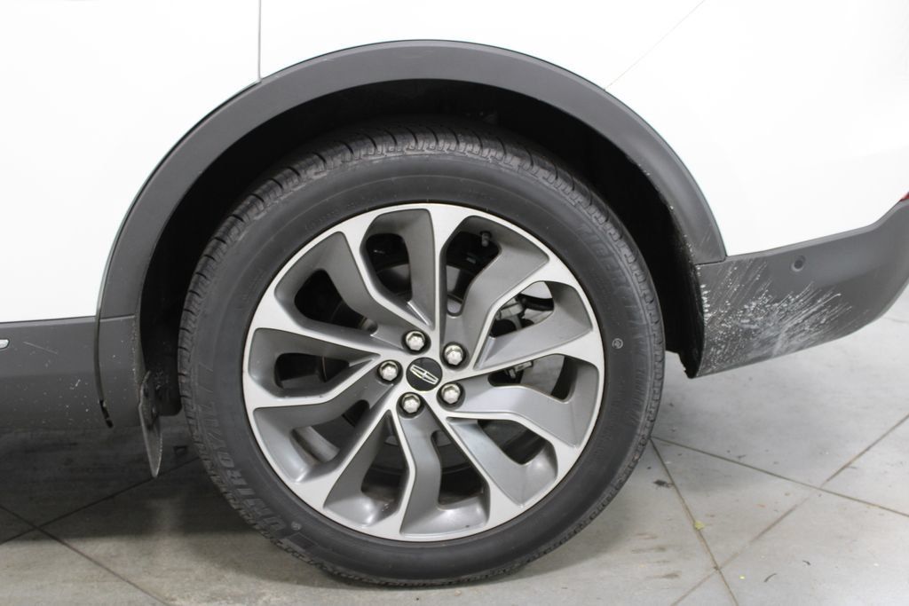 Used 2022 Lincoln Nautilus Reserve w/ Equipment Group 201A FWD image 18