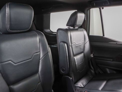Used 2026 Lexus GX 550 w/ Accessory Package (2T) AWD/4WD image 32