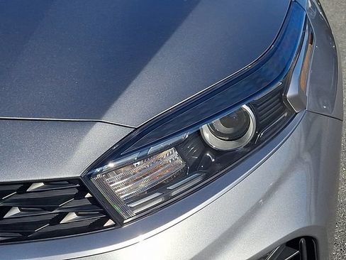 Used 2024 Kia Forte LXS w/ LXS Technology Package FWD image 8