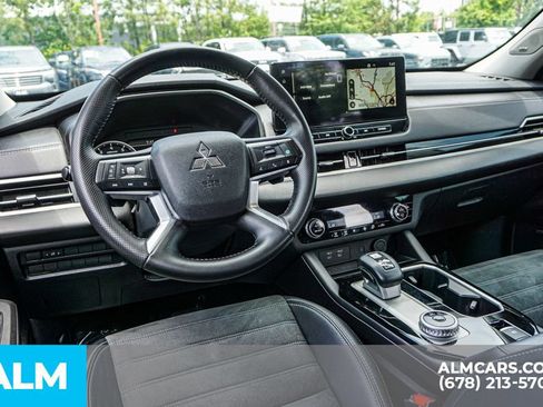 Used 2025 Mitsubishi Outlander SE FWD image 29