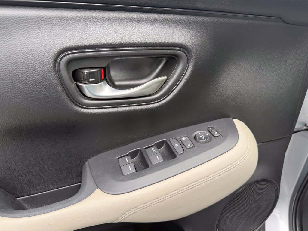 Certified 2025 Honda HR-V LX image 14