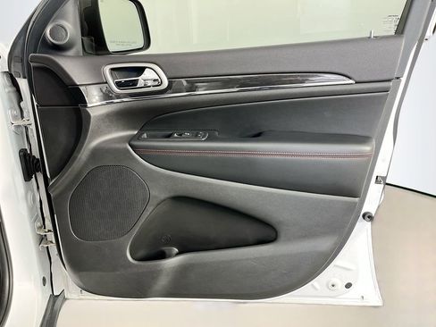 Used 2018 Jeep Grand Cherokee Trailhawk w/ Trailhawk Luxury Group AWD/4WD image 31