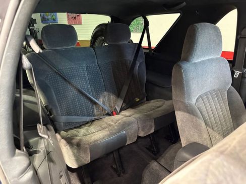 Used 2002 Chevrolet Blazer LS w/ Preferred Equipment Group image 15