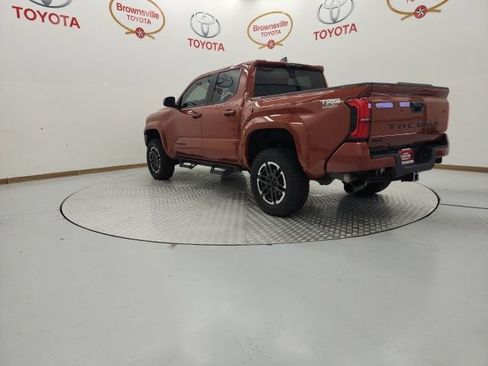 Used 2025 Toyota Tacoma TRD Sport AWD/4WD image 6