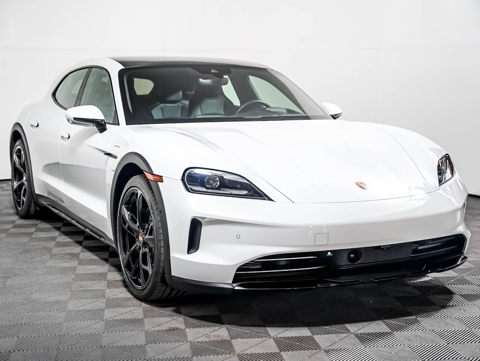 Certified 2025 Porsche Taycan 4 Cross Turismo AWD/4WD image 8