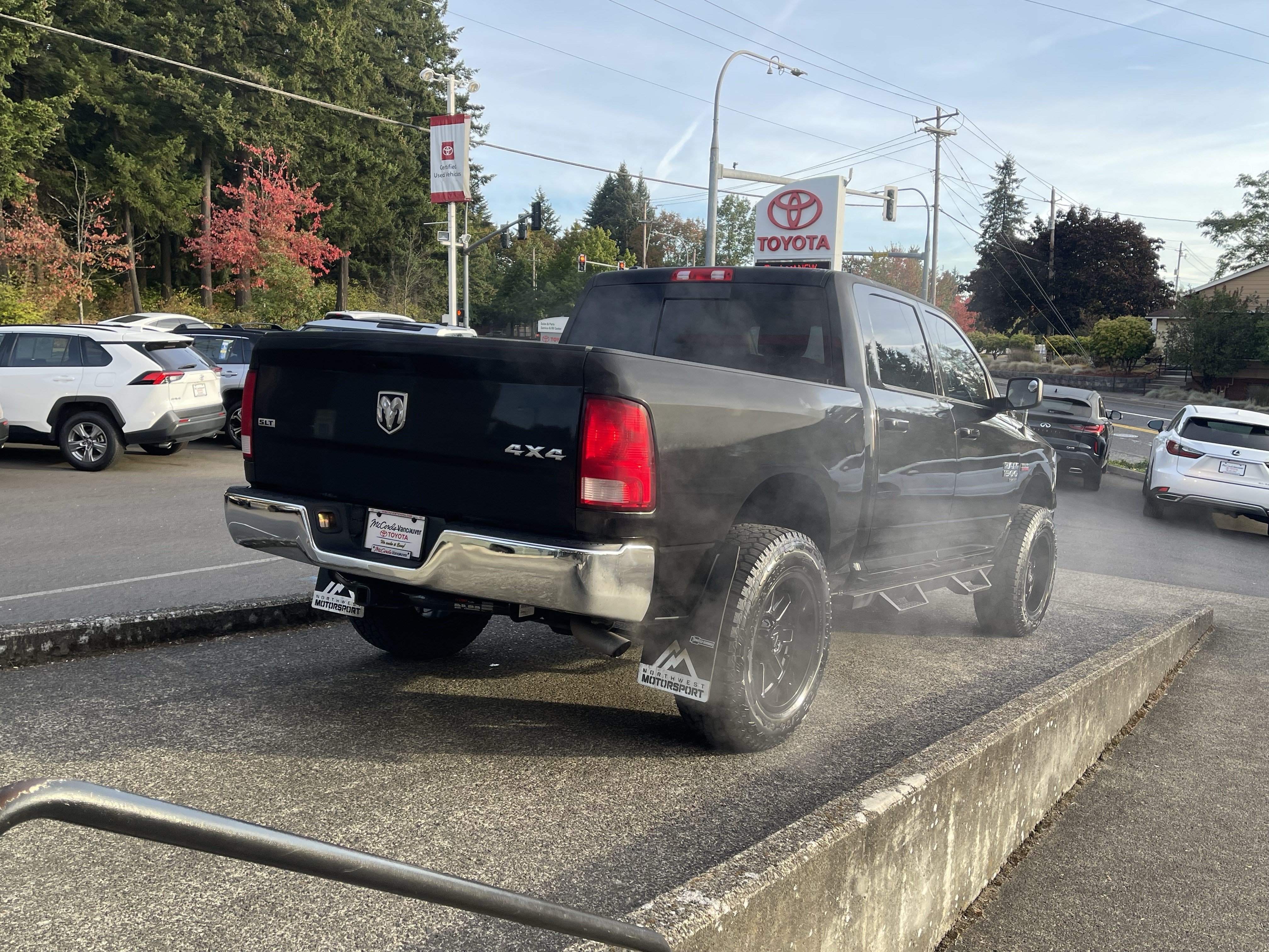 Used 2019 RAM 1500 Classic SLT AWD/4WD image 7