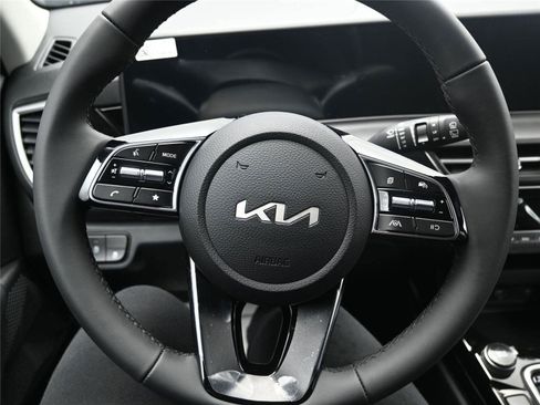 New 2026 Kia Seltos S image 9