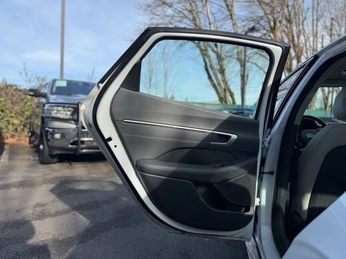 Used 2021 Hyundai Sonata Limited image 19