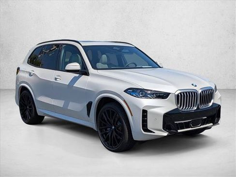 New 2026 BMW X5 xDrive40i w/ M Sport Package AWD/4WD image 4