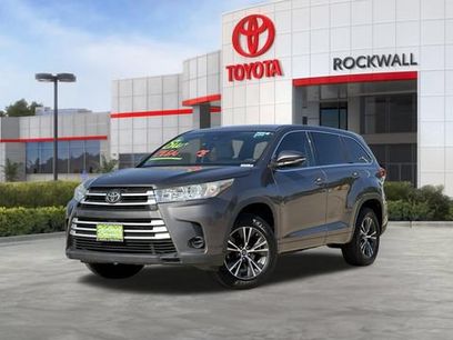 Used 2017 Toyota Highlander LE